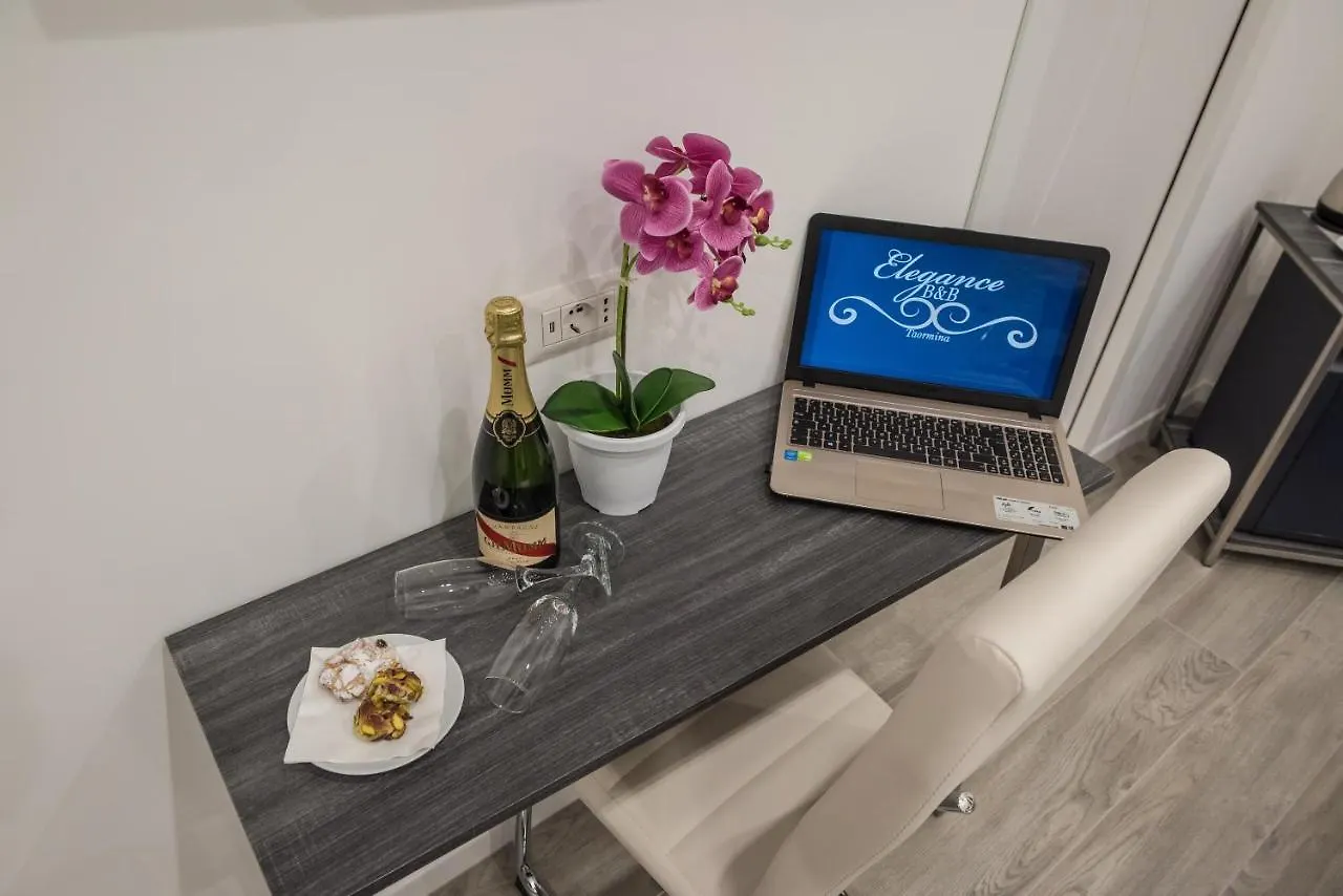 تاورمينا B&B Elegance إيطاليا