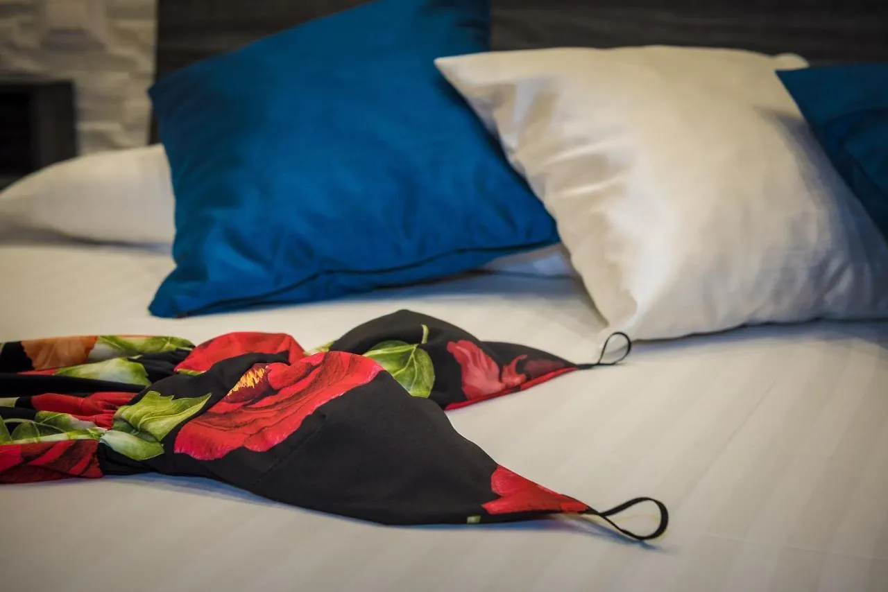 تاورمينا B&B Elegance 2*,  إيطاليا